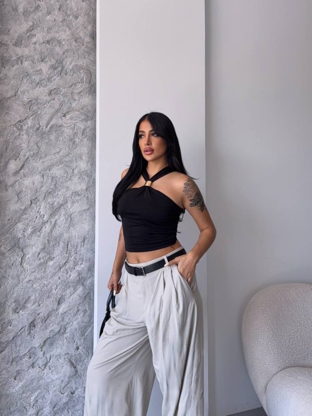  Siyah