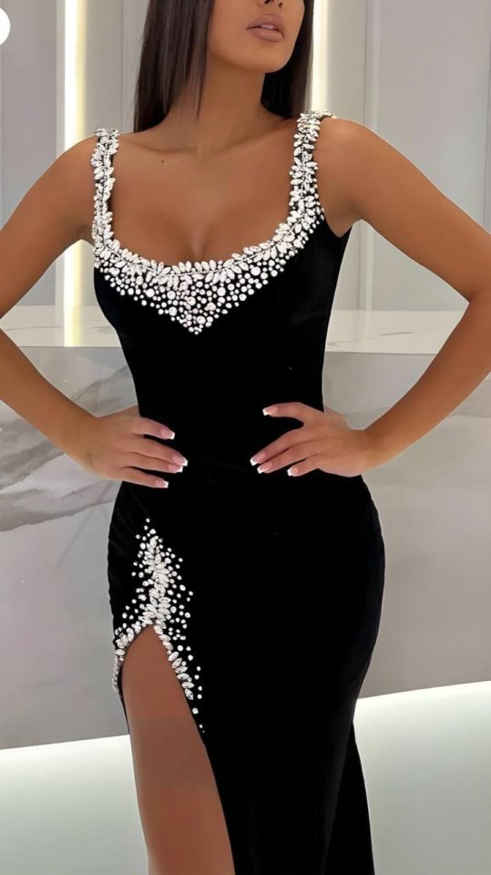  Siyah